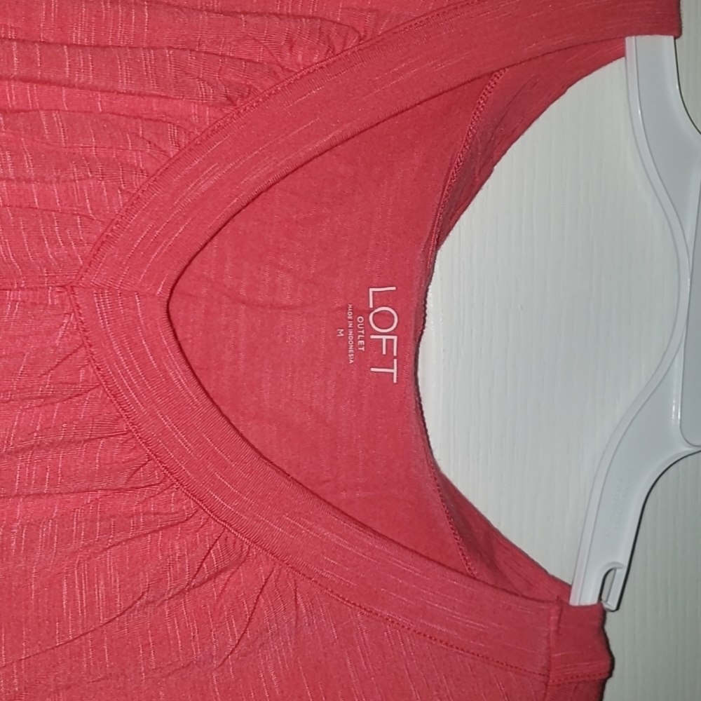 Cute Loft Sleeveless Shirt - Picture 2 of 5